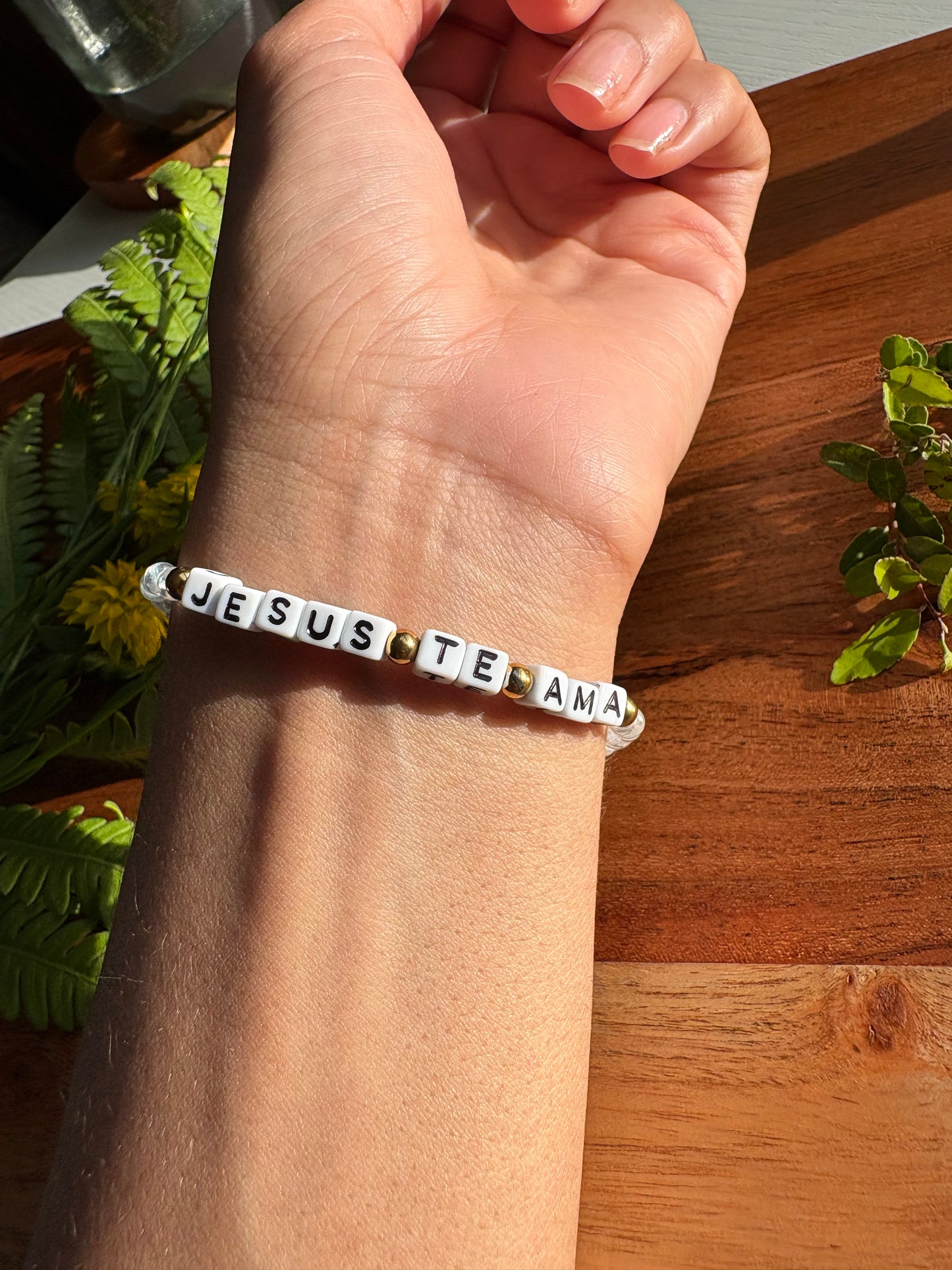 "Jesus Te Ama" Bracelet